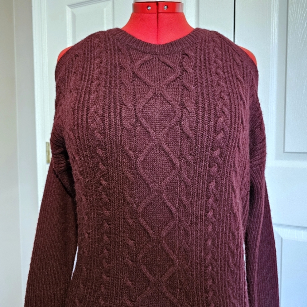 HP๐ Express Cold Shoulder Burgundy Cable Knit Sweater Dress - Size XS TP - Picture 3 of 9